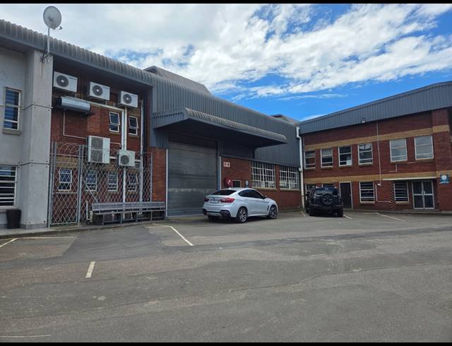 911M² WAREHOUSE TO LET IN SPRINGFIELD PARK
